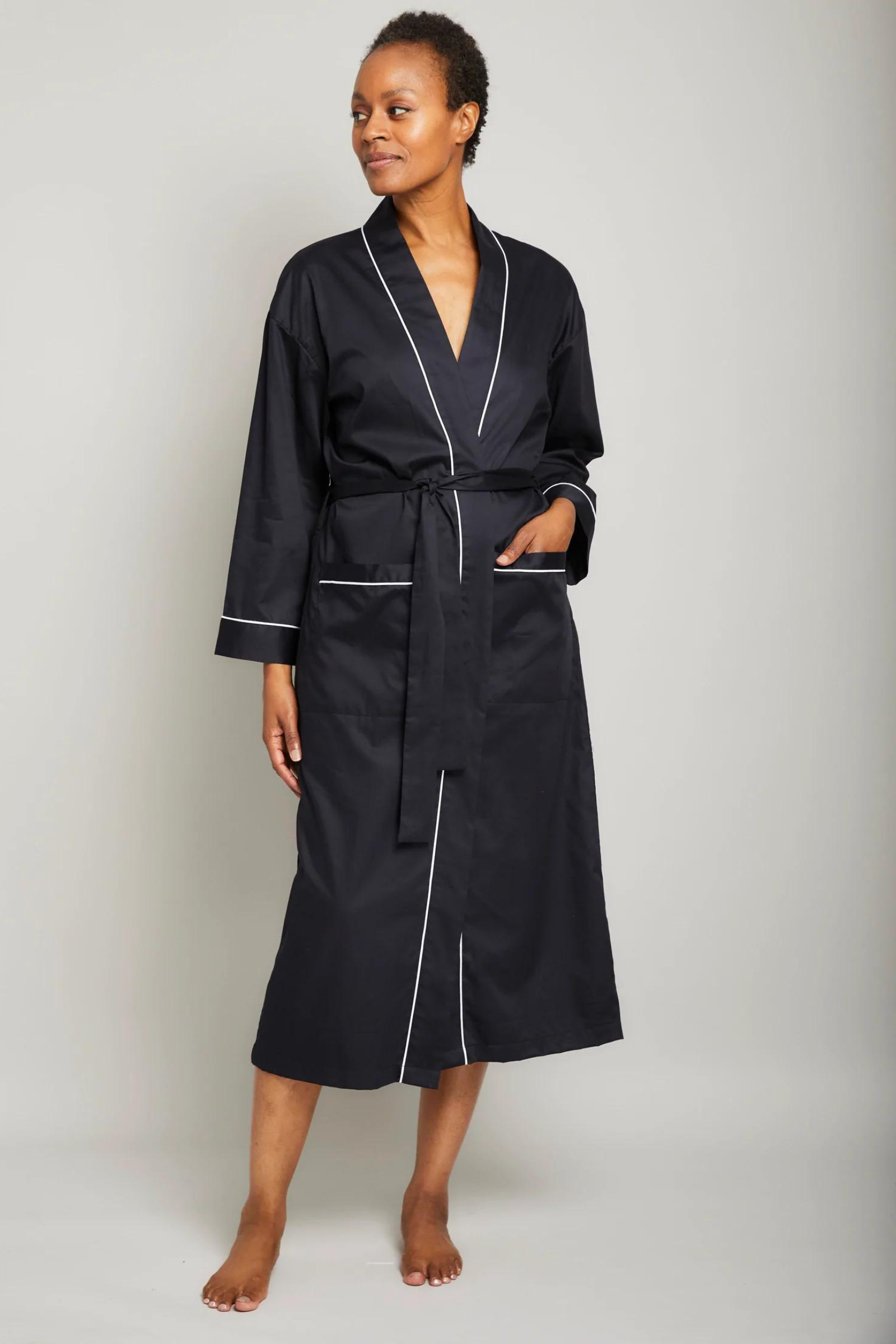 Cotton Sateen Robe with Contrast Piping-black