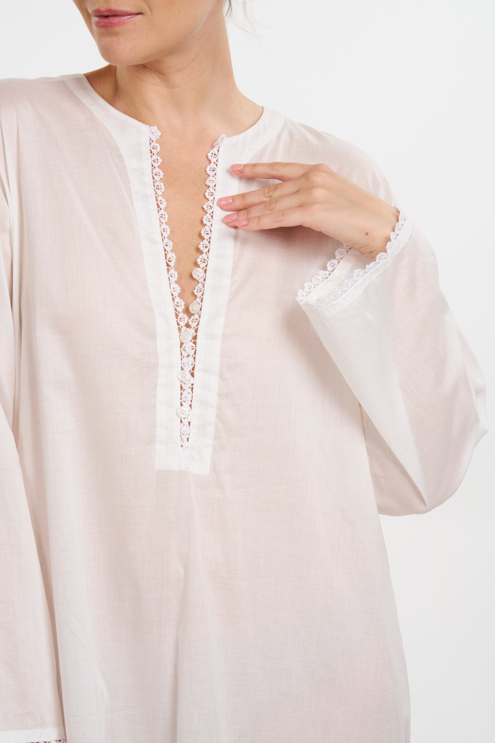 Valentina Kaftan - White