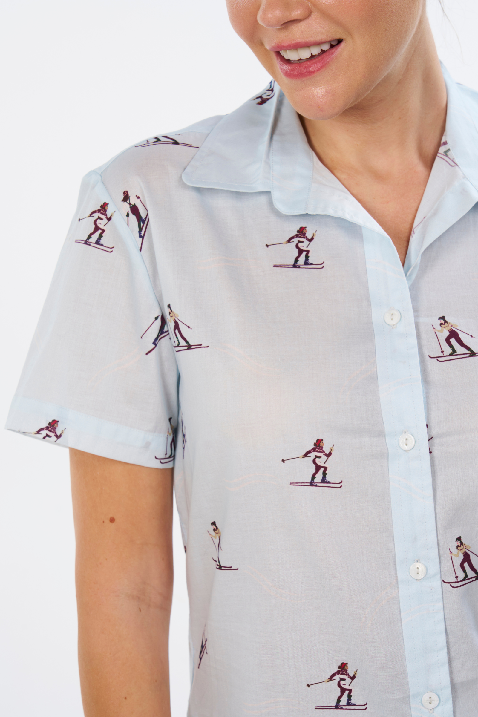 Short Sleeve Pajama Set with Cropped Pants - Cross Country Skiers